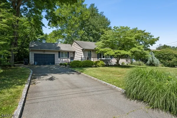 $3,800 | 203 Dorchester Street, Whippany, NJ 07981