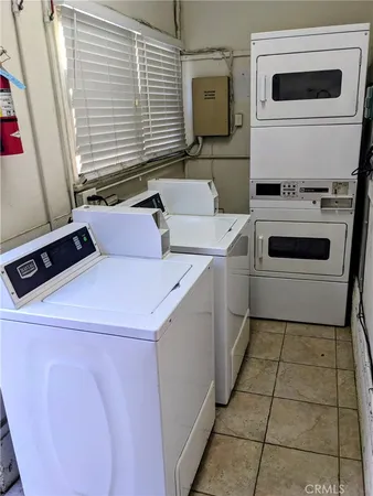 $1,850 | 208 Granada Avenue, Unit 210B, Long Beach, CA 90803