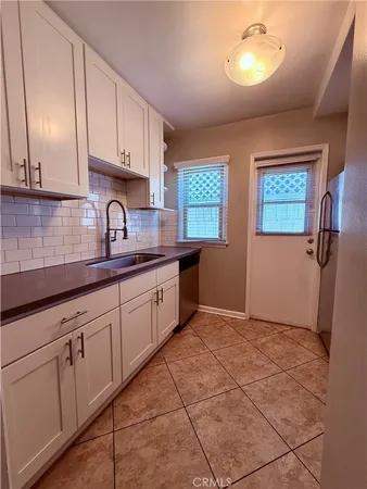 $1,850 | 208 Granada Avenue, Unit 210B, Long Beach, CA 90803