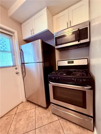 $1,850 | 208 Granada Avenue, Unit 210B, Long Beach, CA 90803