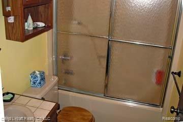 1750 Sand Road Port Austin, MI 48467 - Photo 13 of 25 1750SandRdMasterBath.jpg
