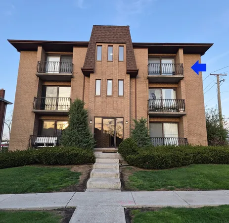 $185,000 | 14655 Lamon Avenue, Unit 3S, Midlothian, IL 60445