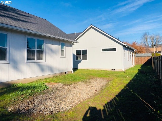 1367 S Street Springfield, OR 97477 - Photo 12 of 32 Gallery Image 12