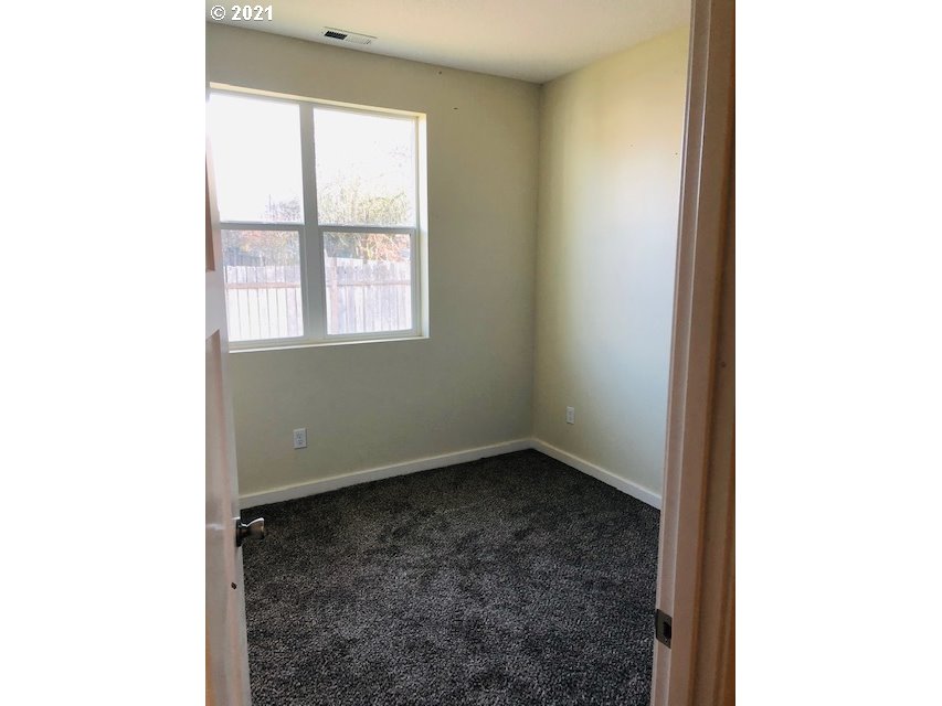 1367 S Street Springfield, OR 97477 - Photo 29 of 32 Gallery Image 29