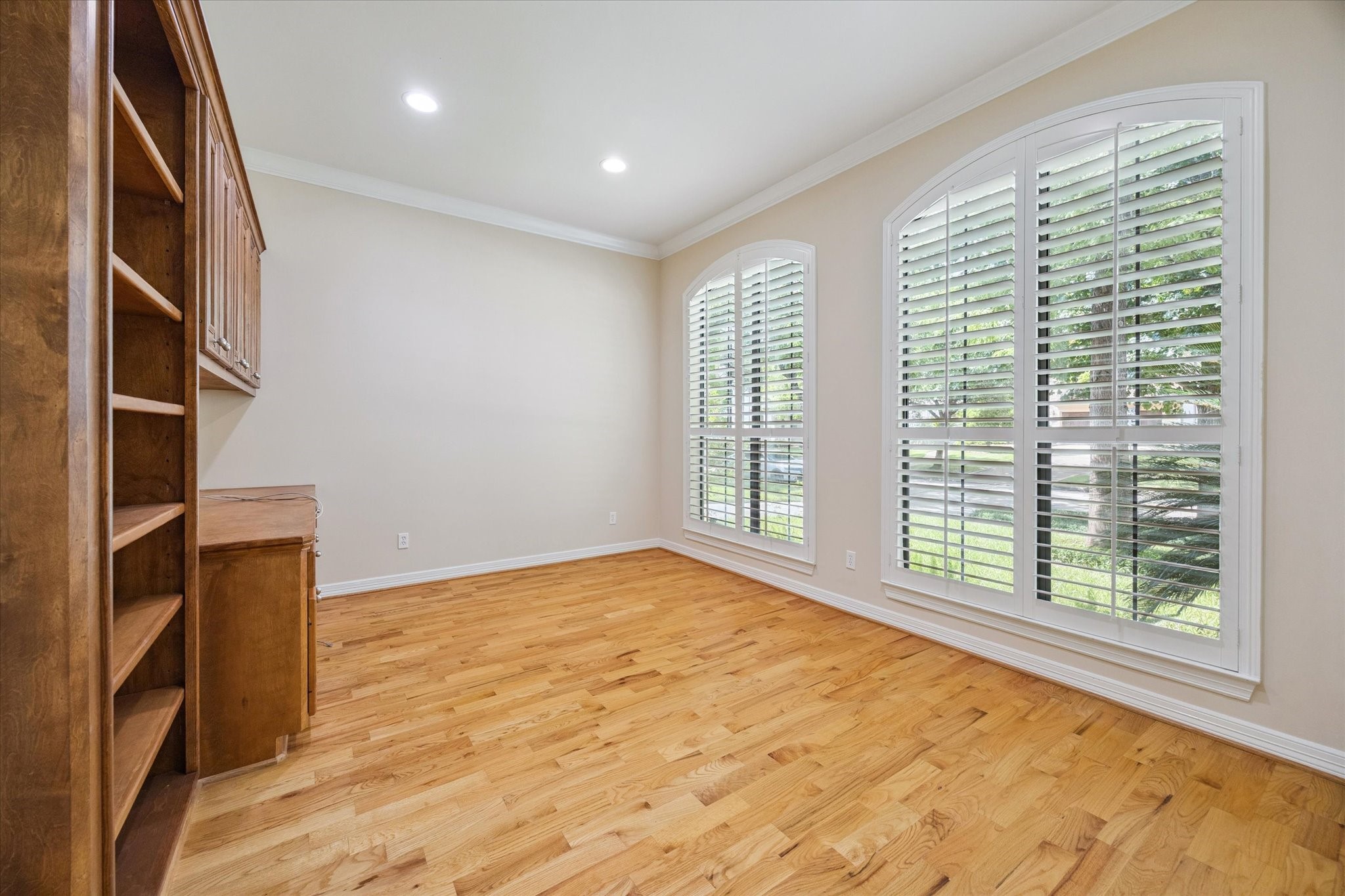 2601 Talbott Street Houston, TX 77005 - Photo 16 of 25 a view of an empty room with a window