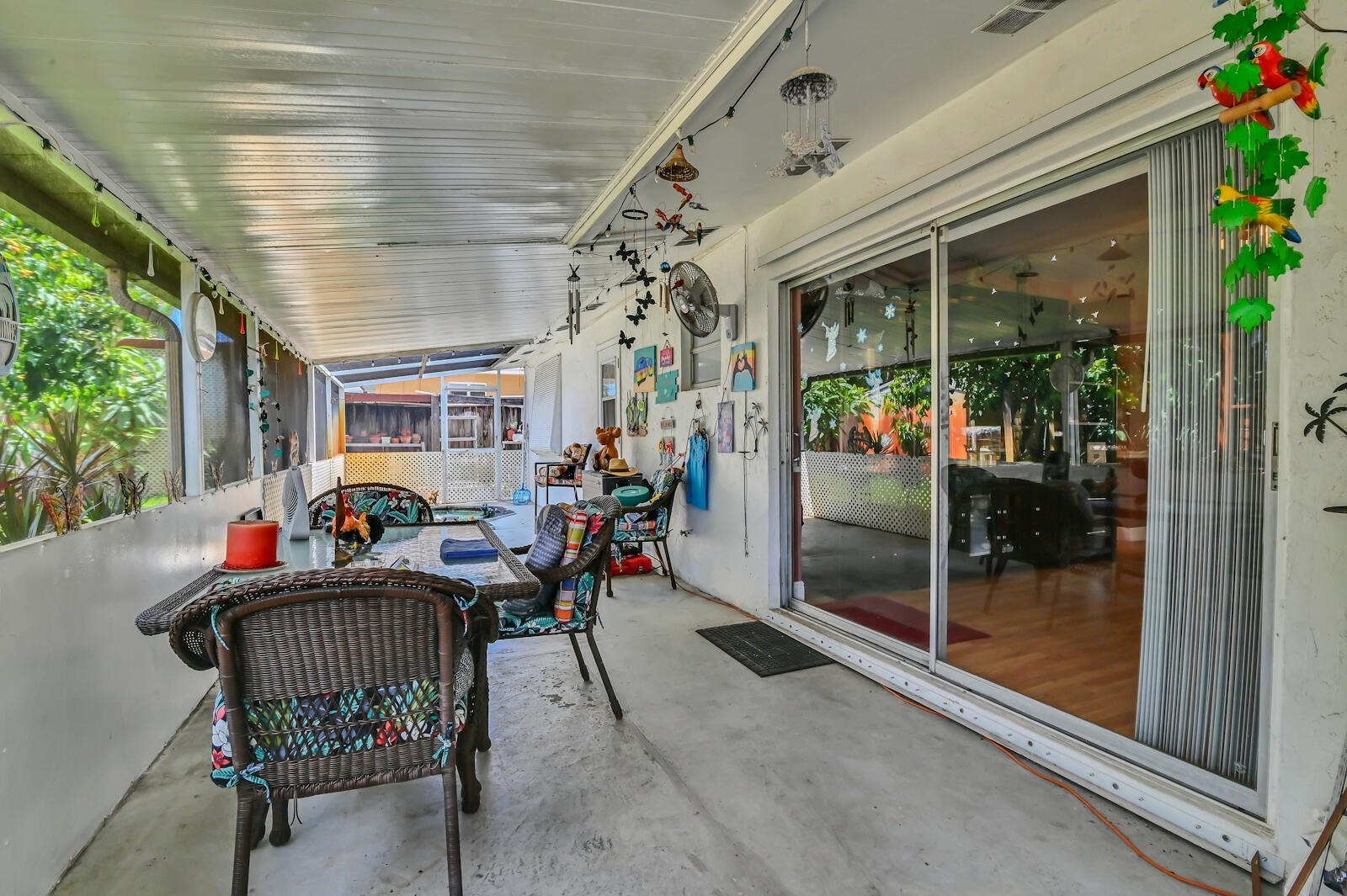 2745 Cambridge Road Lake Worth, FL 33462 - Photo 19 of 26 20 Patio 01