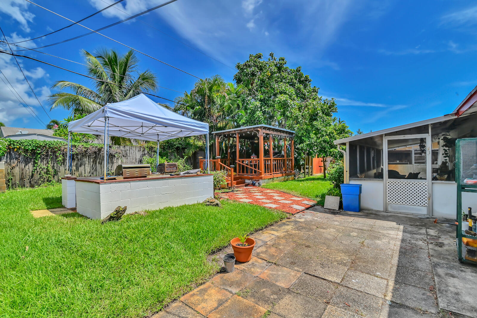 2745 Cambridge Road Lake Worth, FL 33462 - Photo 22 of 26 23 Patio 02