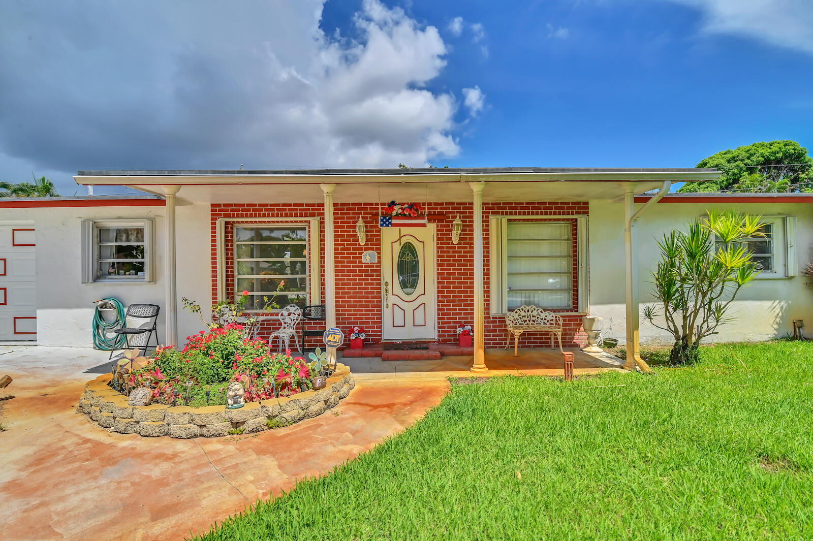 2745 Cambridge Road Lake Worth, FL 33462 - Photo 26 of 26 04 Front 04