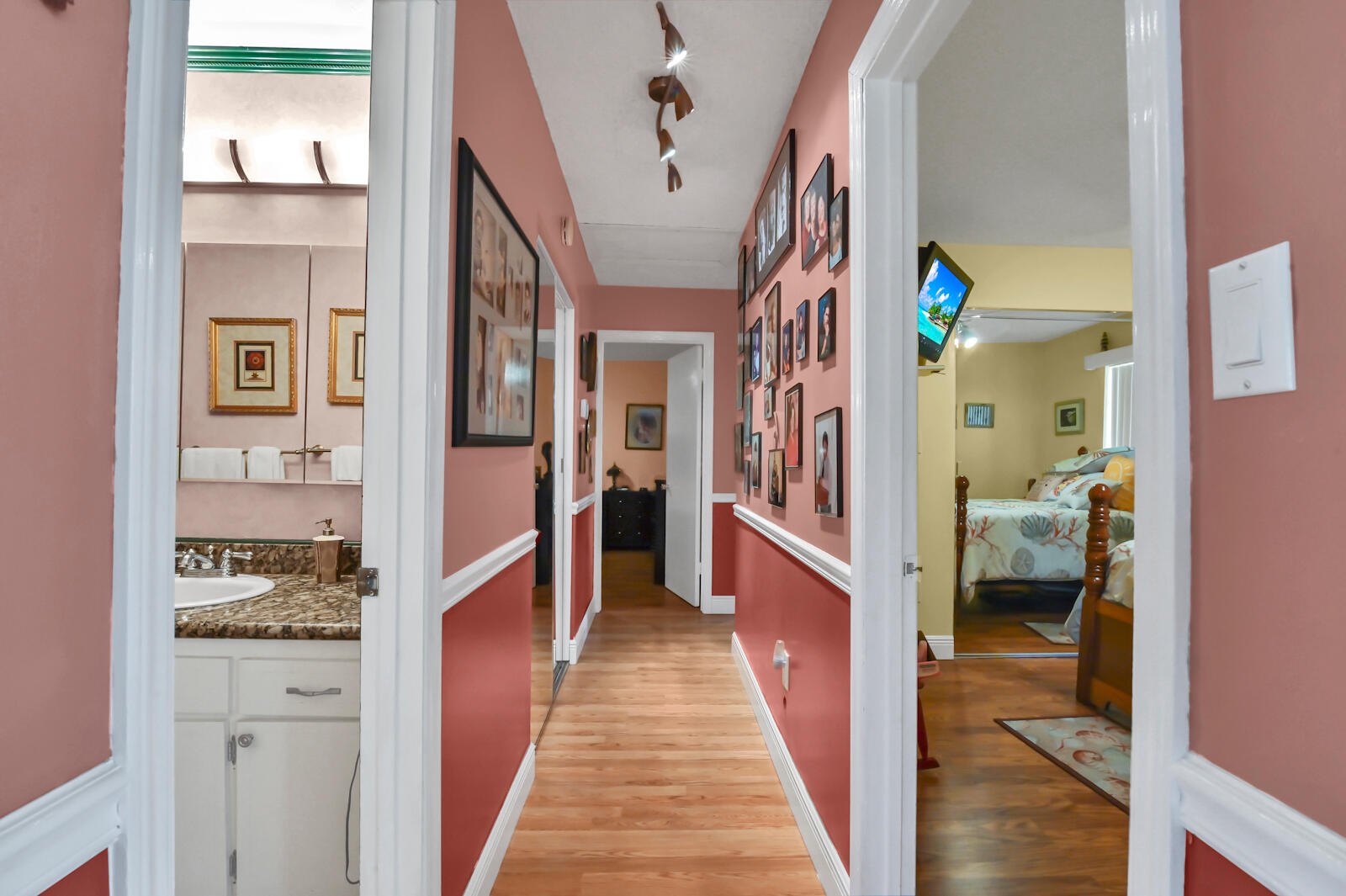 2745 Cambridge Road Lake Worth, FL 33462 - Photo 4 of 26 05 Hall 01