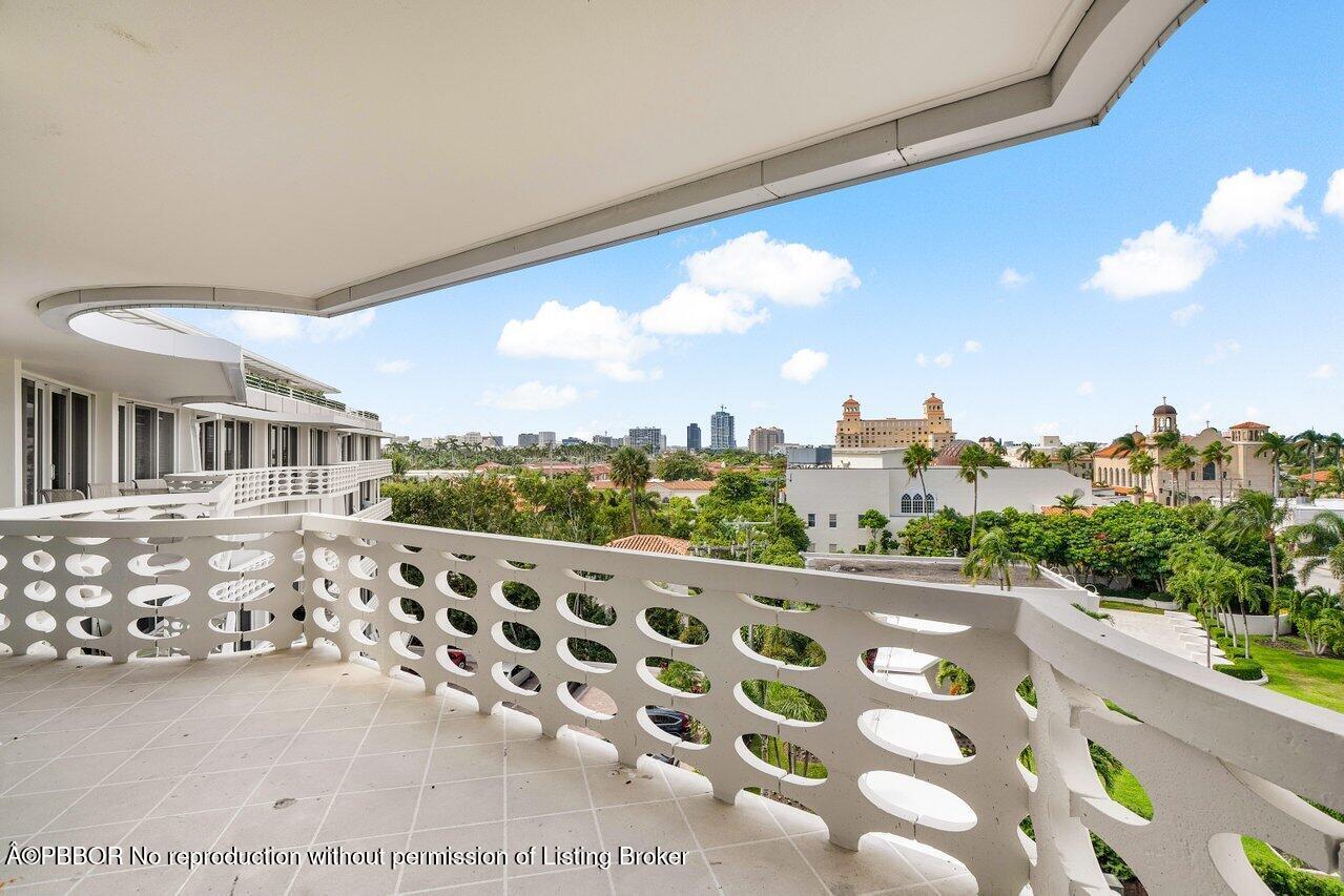 130 Sunrise Avenue, Unit 616 Palm Beach, FL 33480 - Photo 20 of 34 a view of a city from a terrace