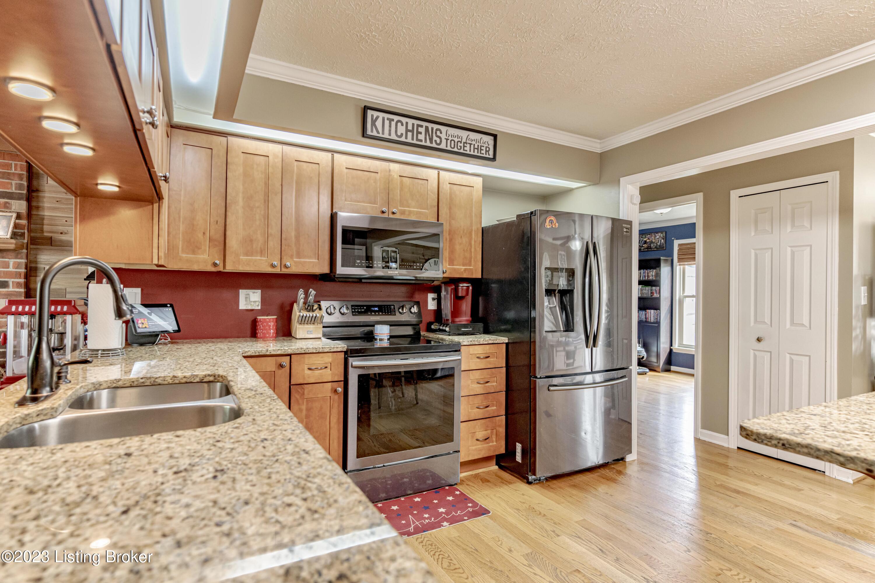 10806 St Rene Road Louisville, KY 40299 - Photo 17 of 76 DSC09685