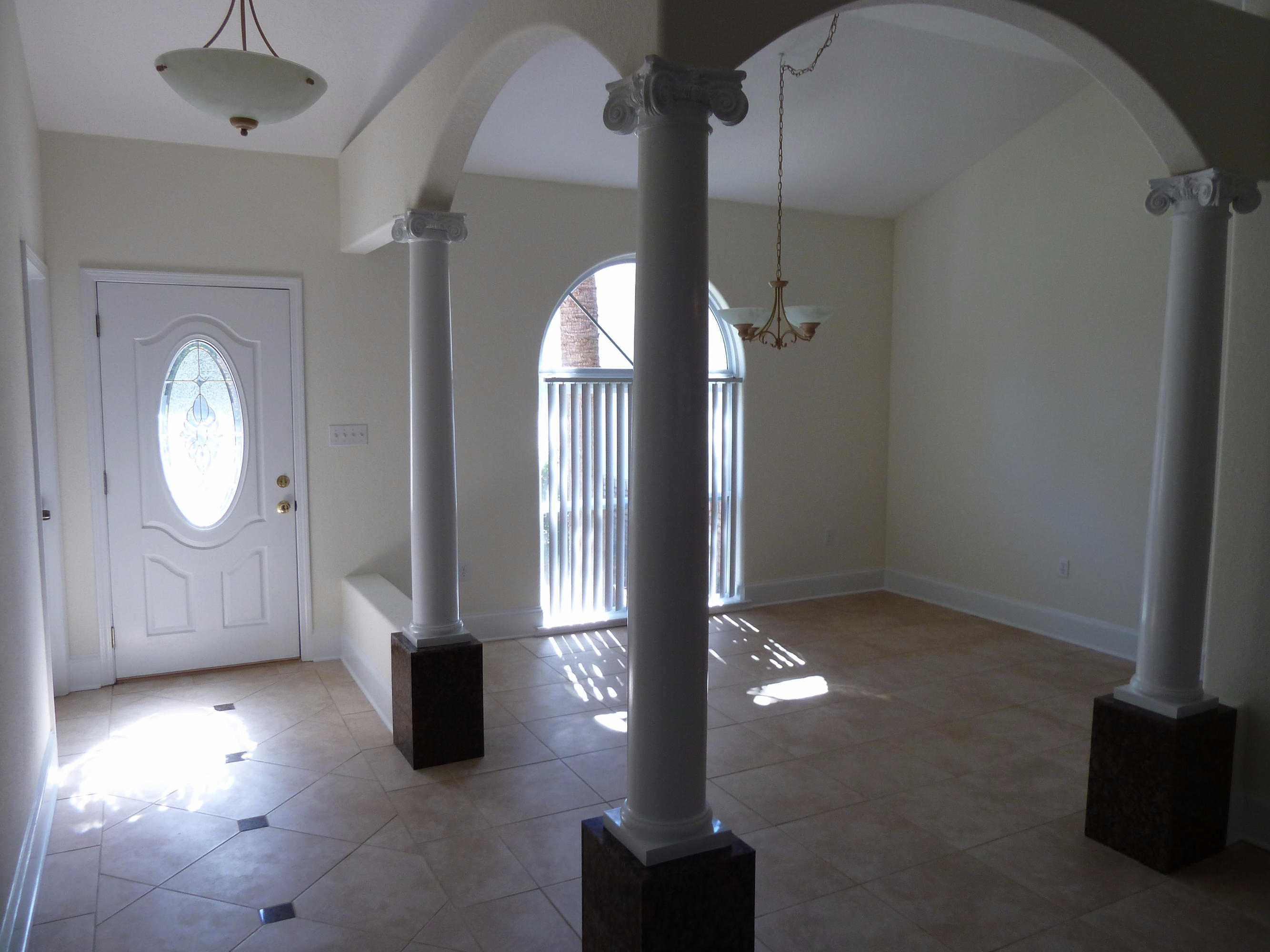 20 Windy Way Santa Rosa Beach, FL 32459 - Photo 3 of 27 a view of a livingroom with entryway
