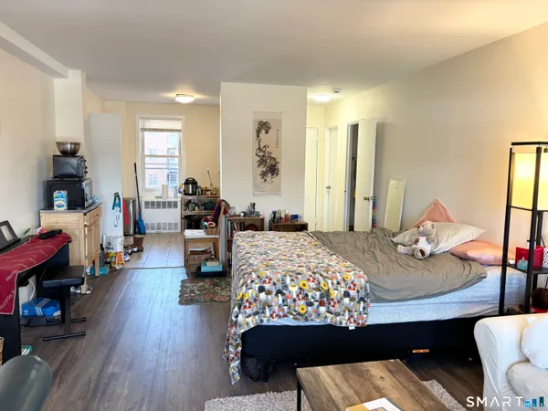 $1,800 | 700 Summer Street, Unit 8M, Stamford, CT 06901