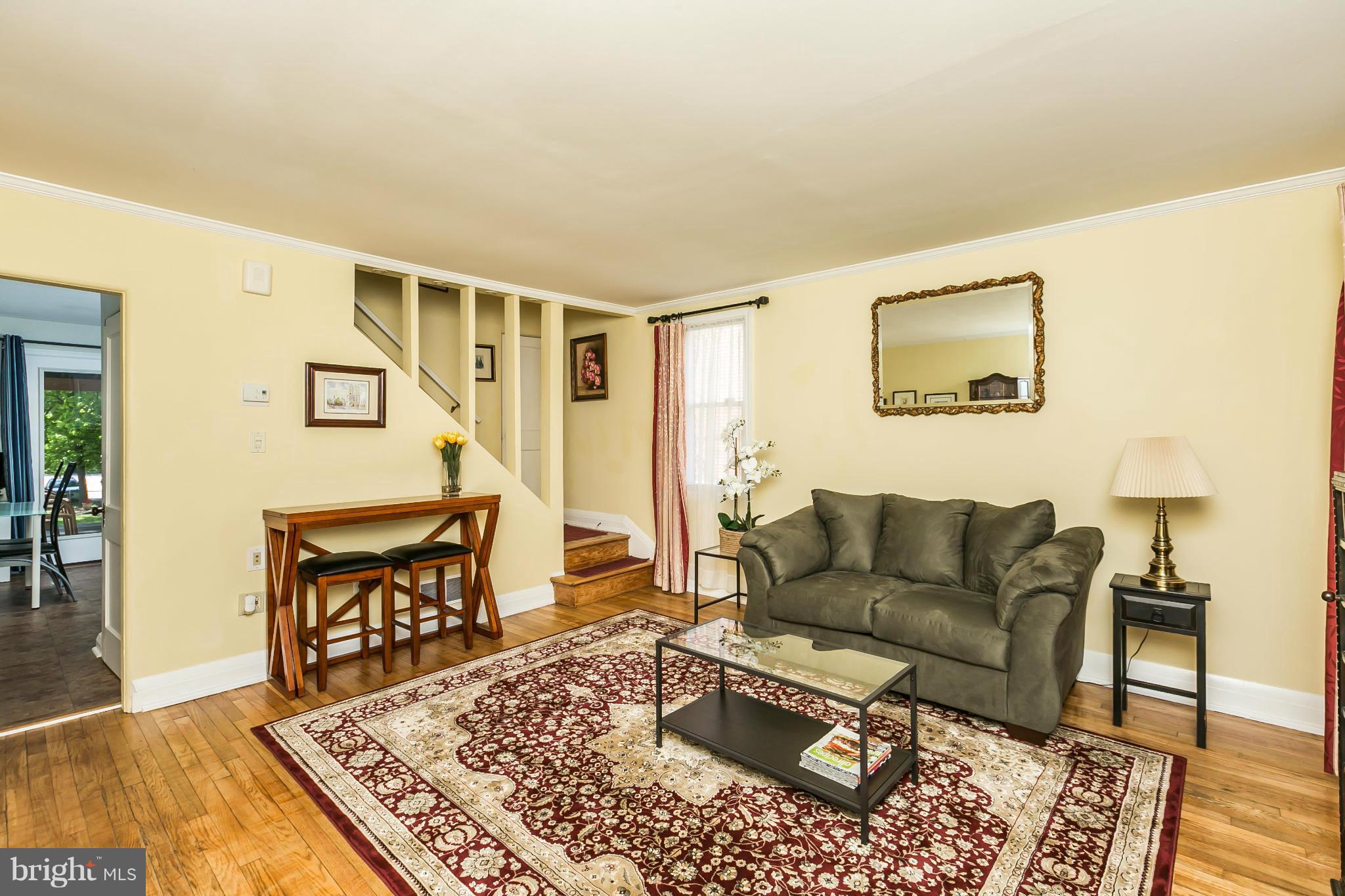 1653 Naturo Road Baltimore, MD 21286 - Photo 5 of 30 Living Room