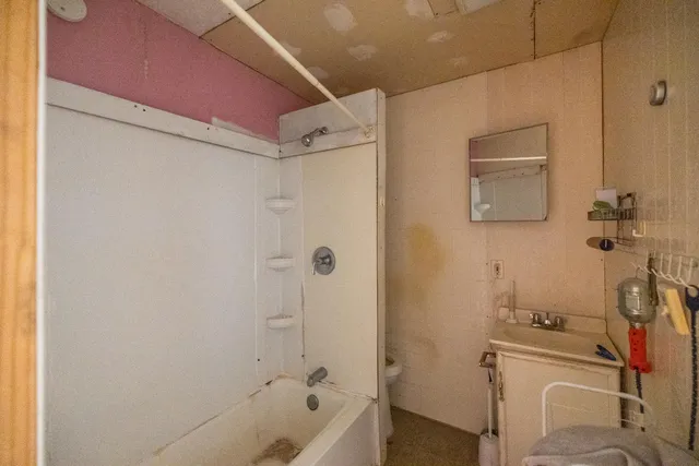 $145,000 | 863 Minot Avenue, Auburn, ME 04210