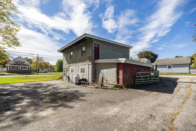 $145,000 | 863 Minot Avenue, Auburn, ME 04210