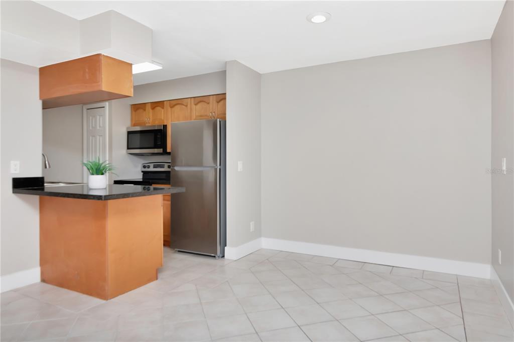 228 Berry Tree Place Brandon, FL 33510 - Photo 8 of 35