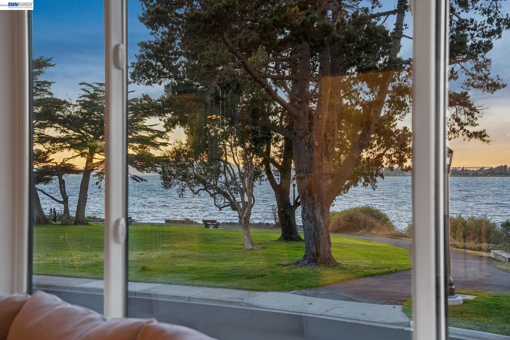 611 Harbor Road Alameda, CA 94502 - Photo 18 of 68 Gallery Image 18