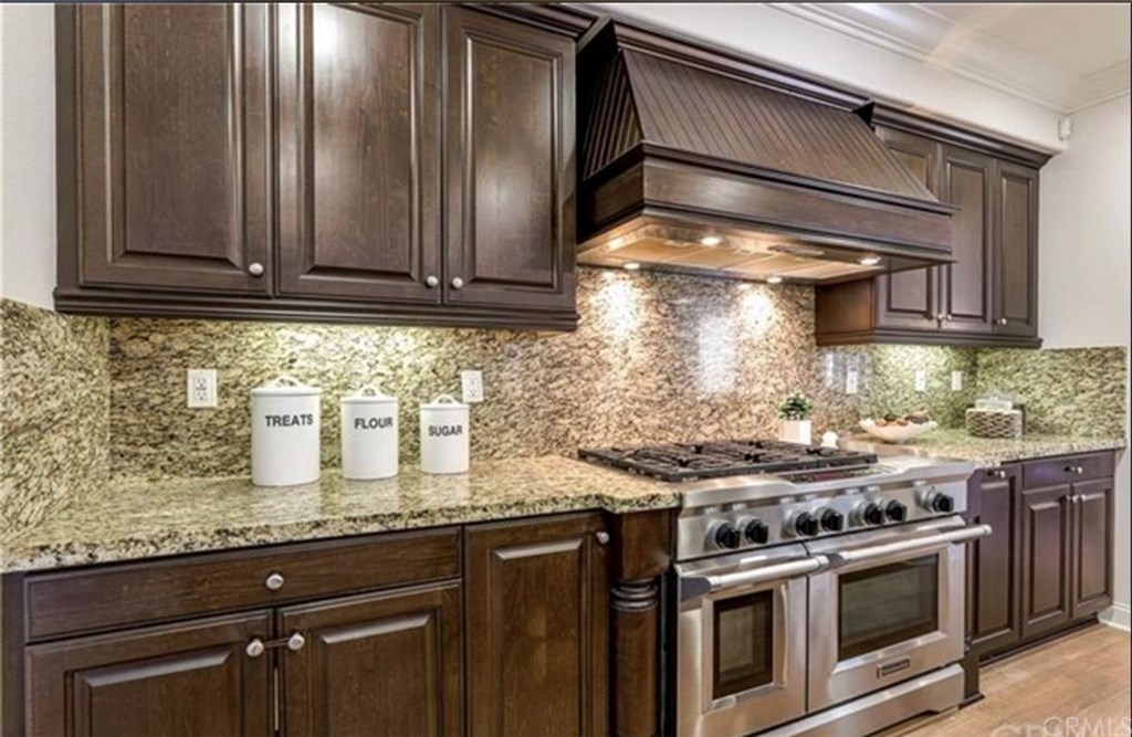 8450 Hibiscus Circle Huntington Beach, CA 92646 - Photo 4 of 31