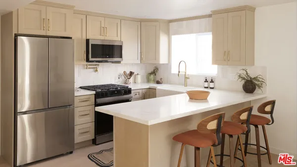 $699,000 | 3030 Valle Vista Drive, Unit 27, Los Angeles, CA 90065