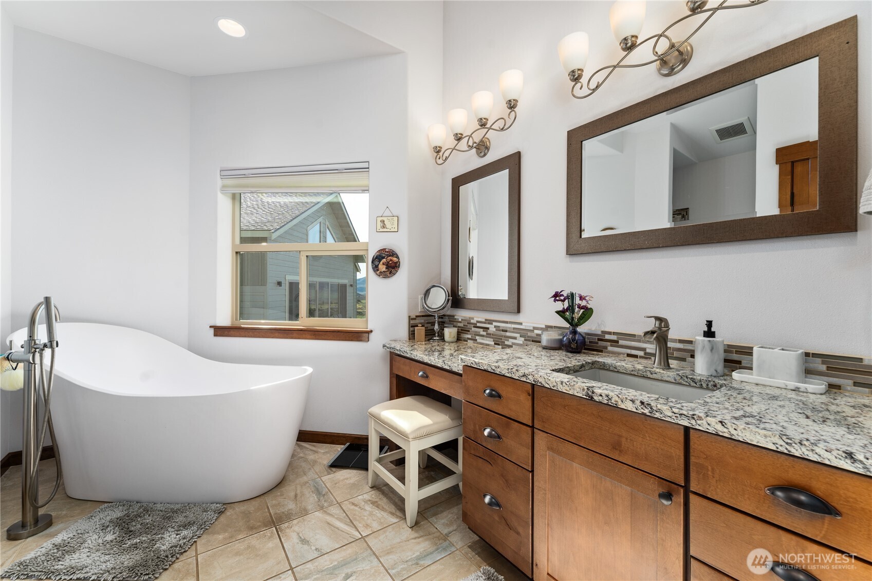 449 Lakayuse Road Manson, WA 98831 - Photo 19 of 39