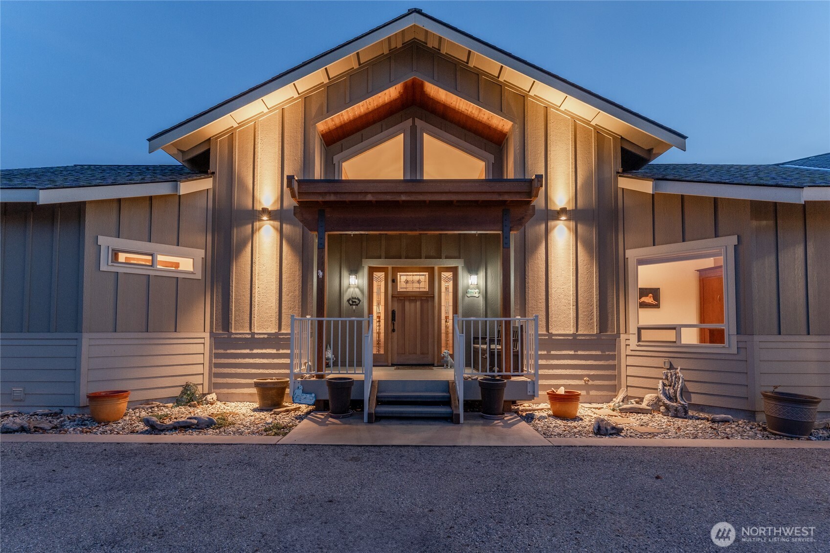 449 Lakayuse Road Manson, WA 98831 - Photo 4 of 39