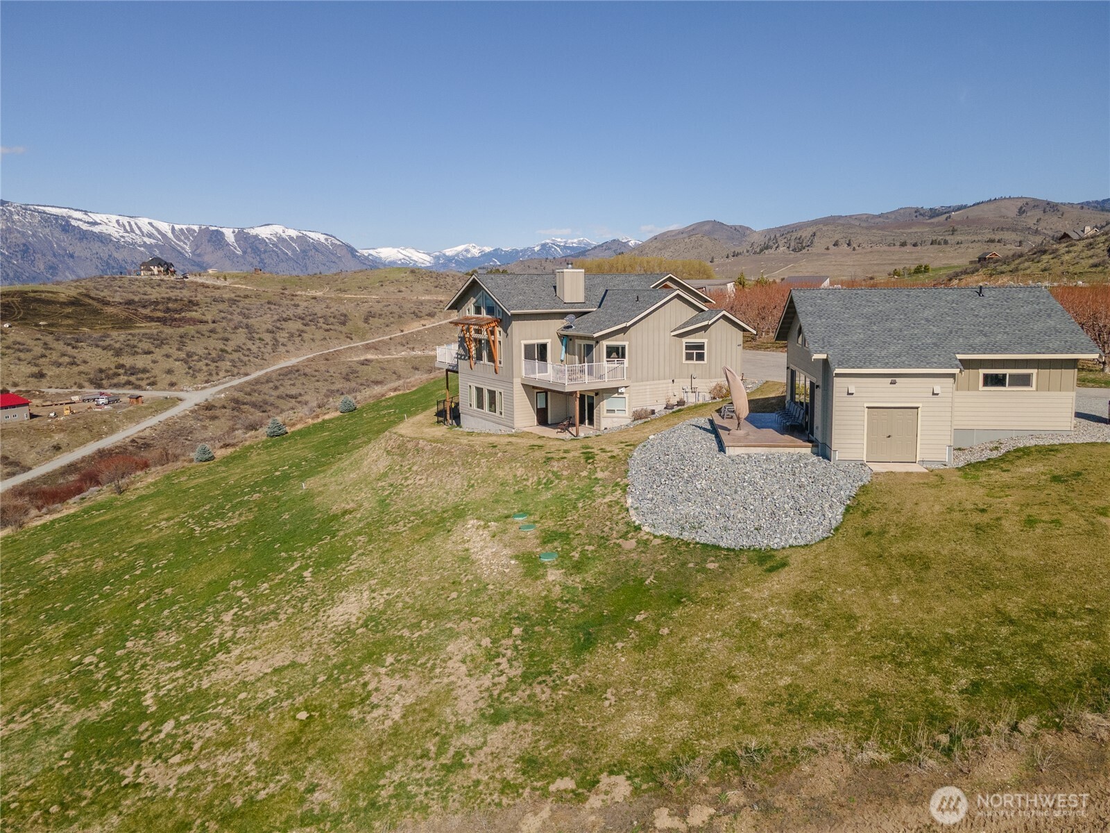 449 Lakayuse Road Manson, WA 98831 - Photo 8 of 39