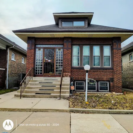 $2,400 | 8144 South Elizabeth Street, Chicago, IL 60620
