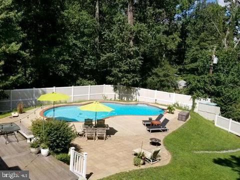 648 Shore Acres Road Arnold, MD 21012 - Photo 2 of 60 Enjoy Your Salt Water Pool