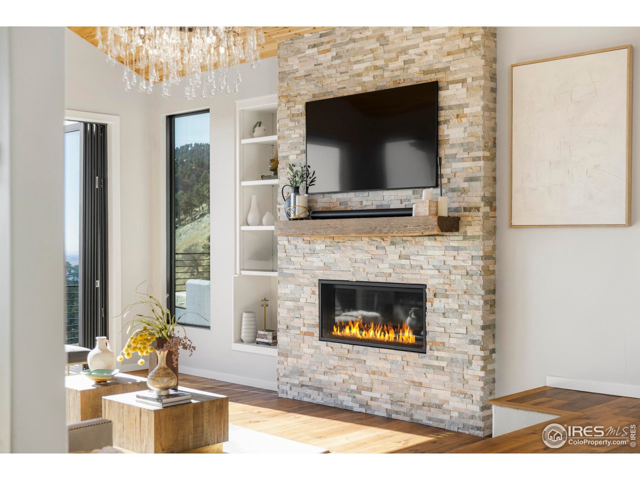 150 Valley View Way Boulder, CO 80304 - Photo 16 of 36 Living room.