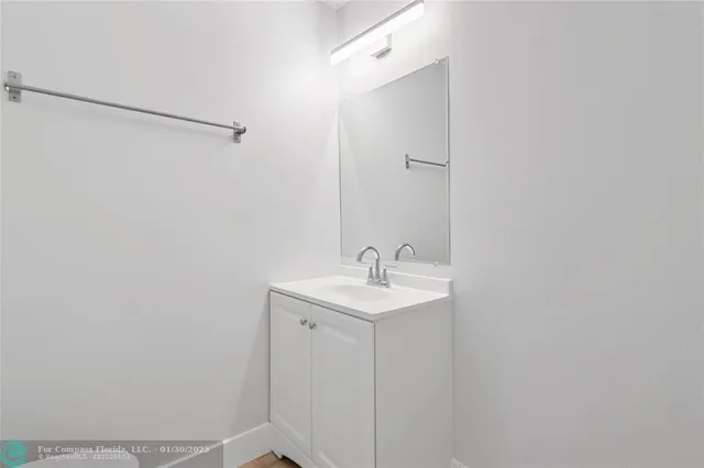 $2,350 | 608 Northeast 29th Drive, Unit 2, Wilton Manors, FL 33334