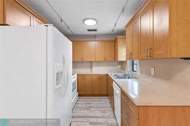 $2,350 | 608 Northeast 29th Drive, Unit 2, Wilton Manors, FL 33334