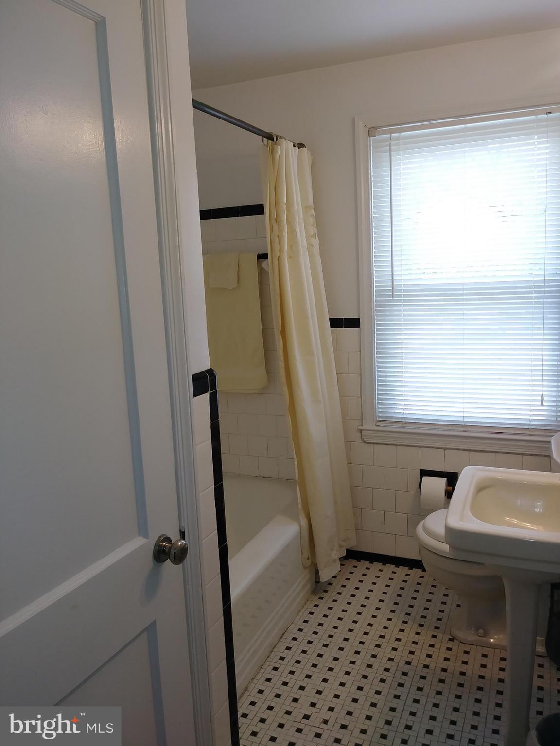 1505 Burnwood Road Baltimore, MD 21239 - Photo 19 of 23