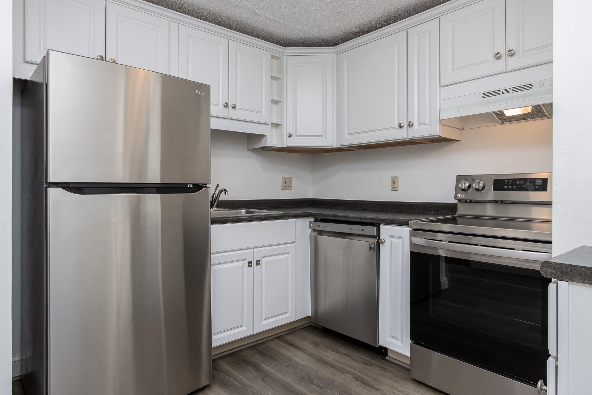 109 English Village Road, Unit 102 Manchester, NH 03102 - Photo 11 of 32