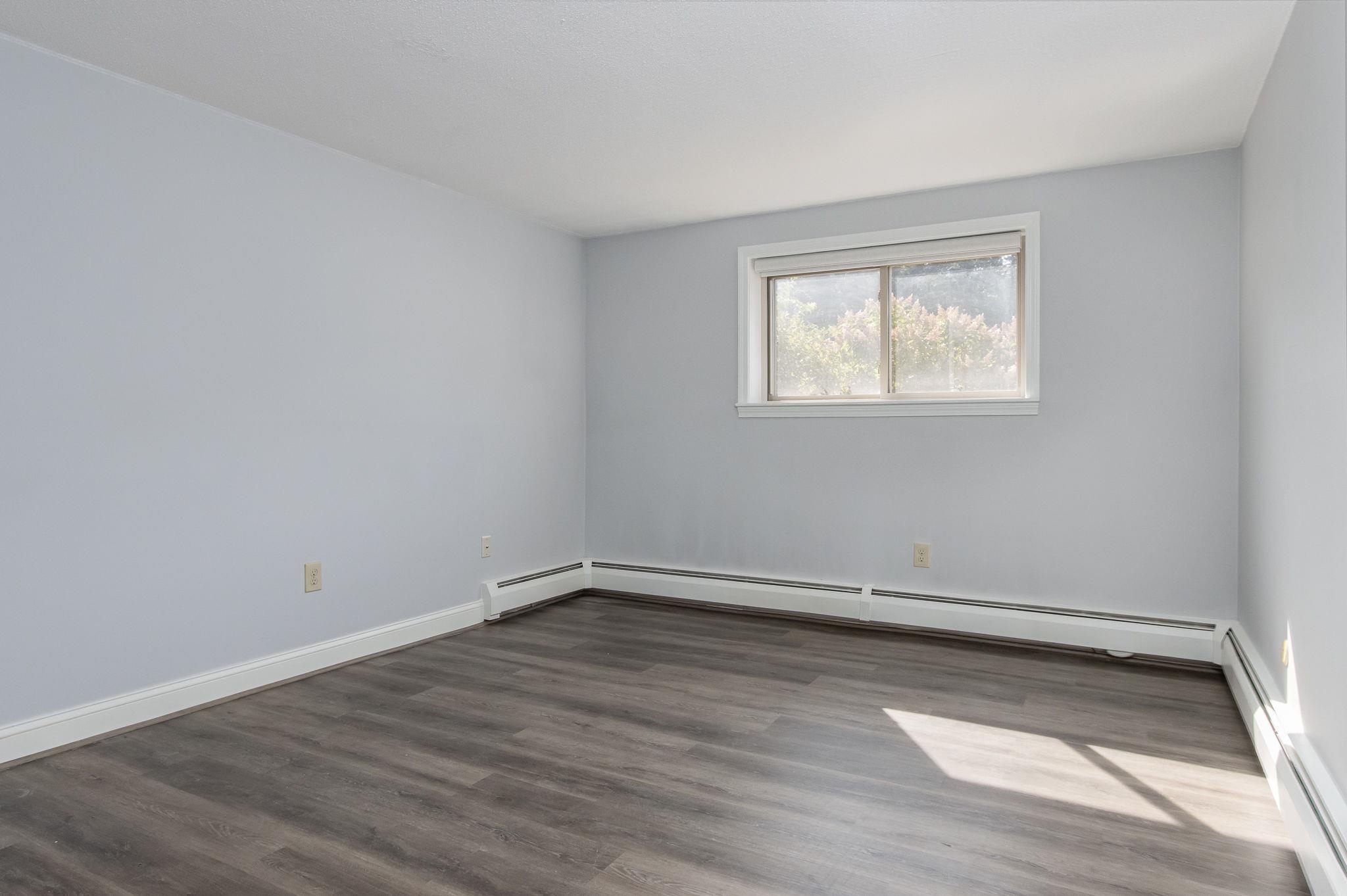 109 English Village Road, Unit 102 Manchester, NH 03102 - Photo 17 of 32