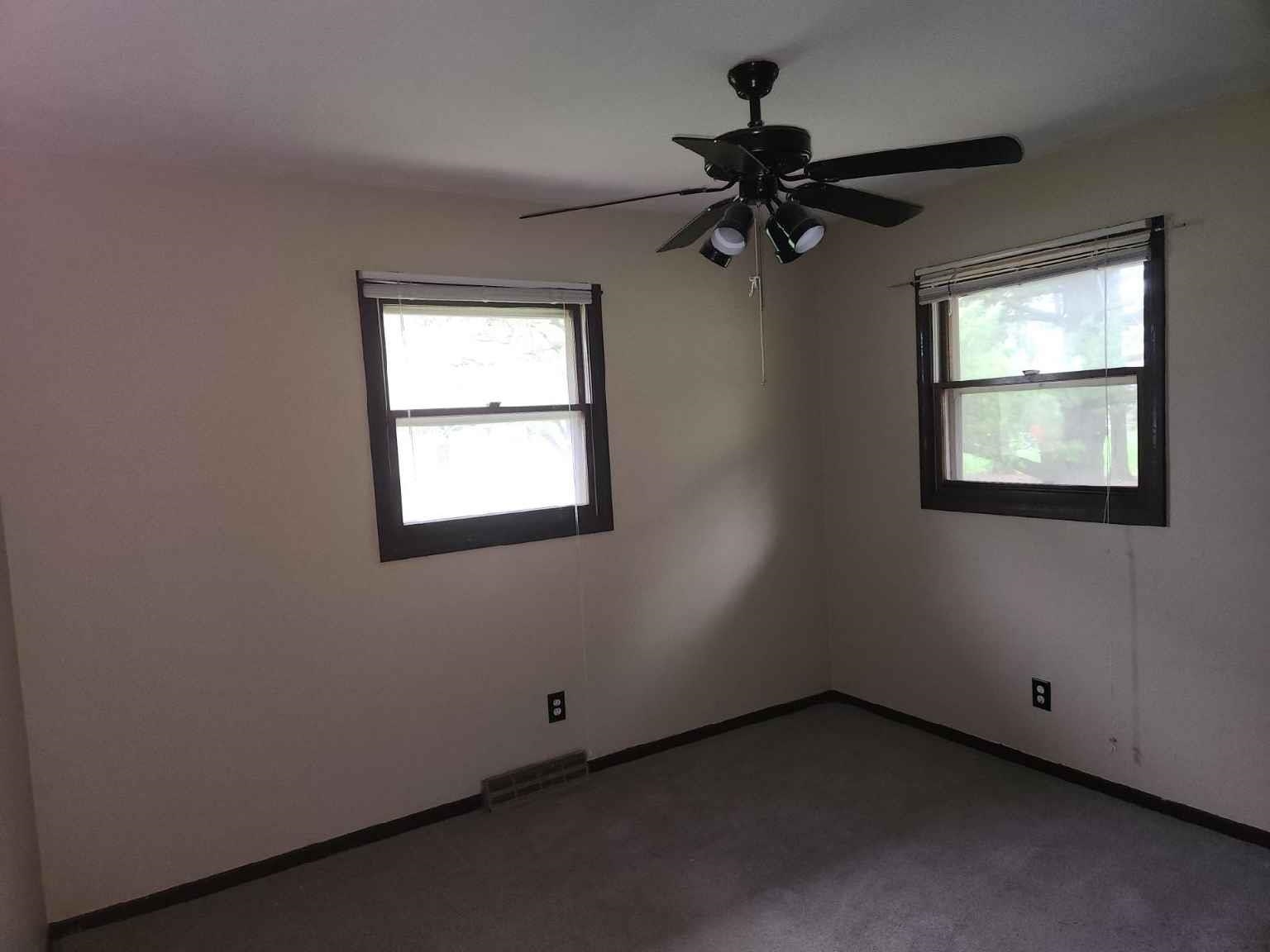 1281 Spring Center Road Belvidere, IL 61008 - Photo 16 of 19 an empty room with a window
