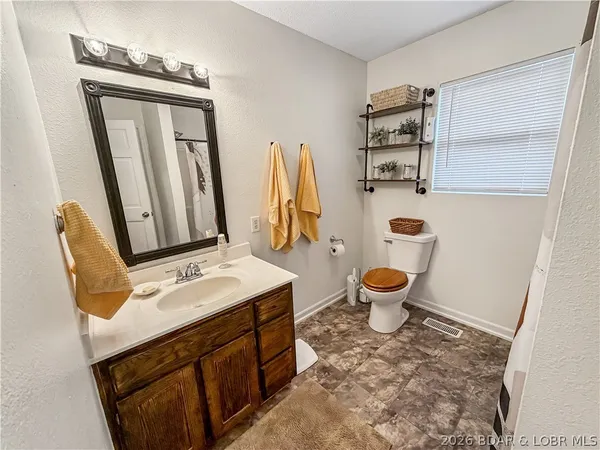 $285,000 | 225 Crescent Drive, Lincoln, MO 65338