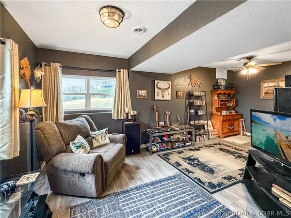 $285,000 | 225 Crescent Drive, Lincoln, MO 65338