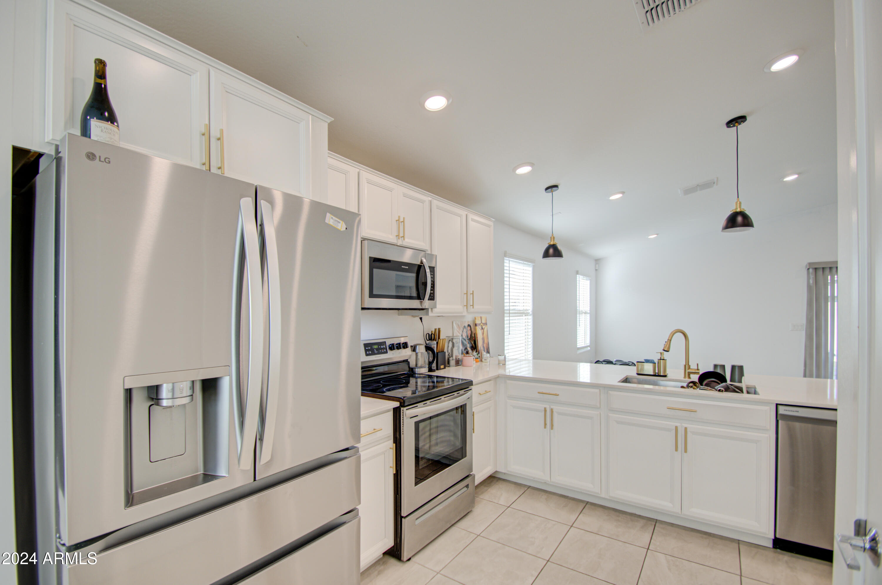 9612 West Trumbull Road Tolleson, AZ 85353 - Photo 15 of 36 Kitchen 7