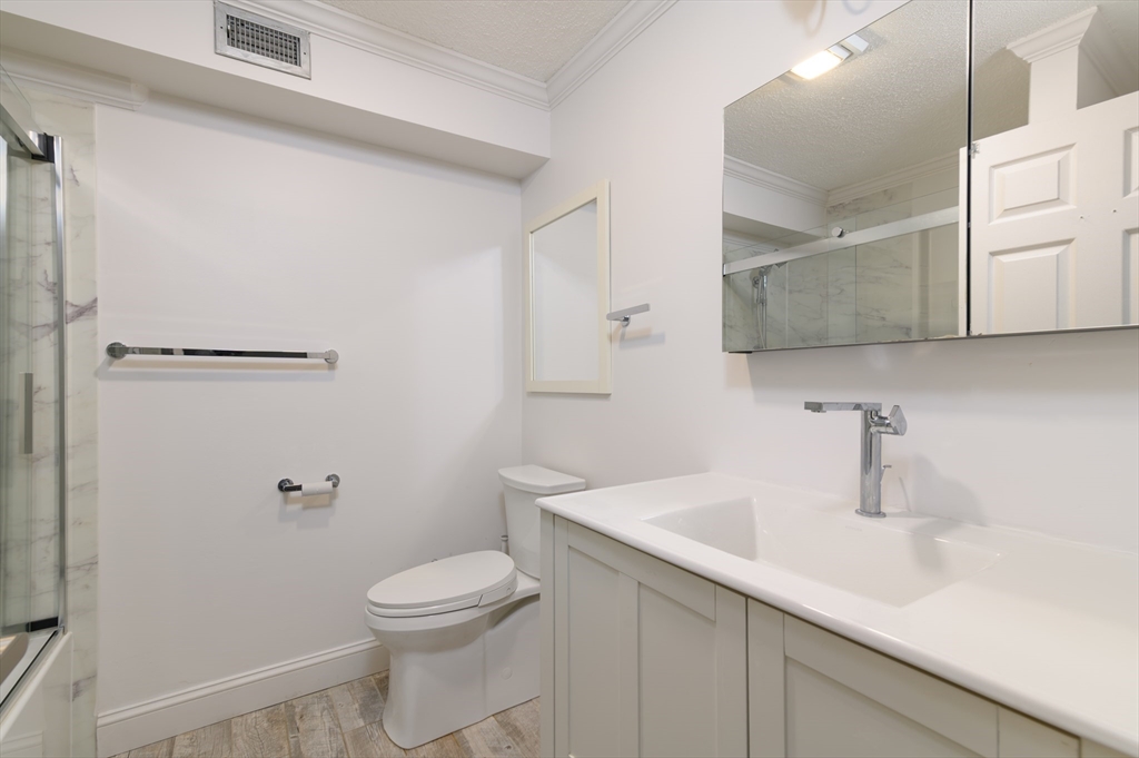 5 Beal's Cove Road, Unit E Hingham, MA 02043 - Photo 14 of 24