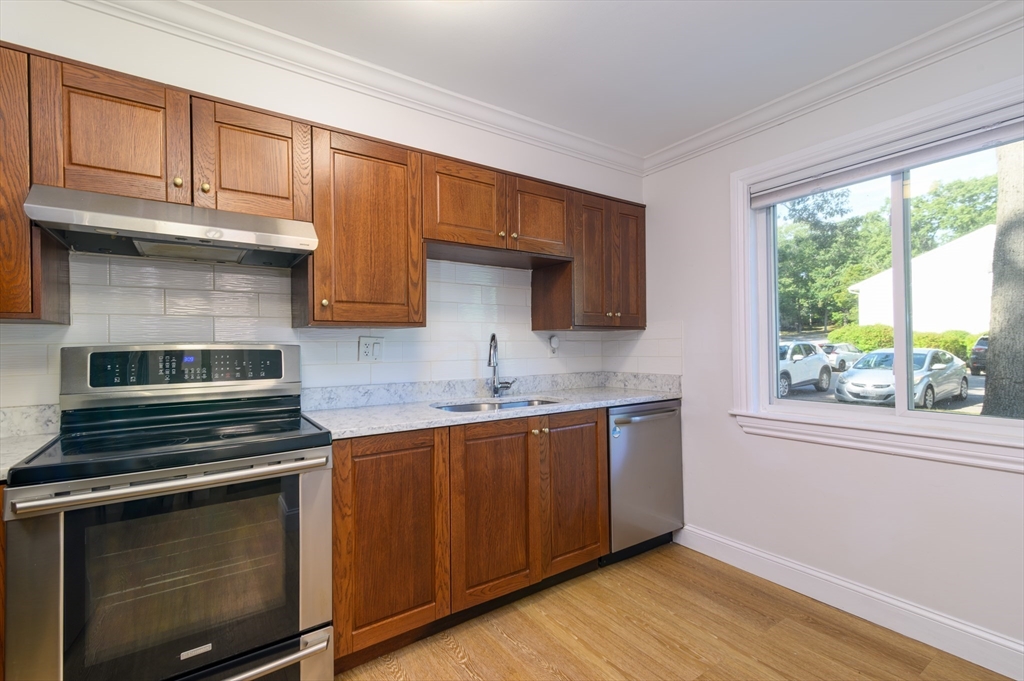 5 Beal's Cove Road, Unit E Hingham, MA 02043 - Photo 5 of 24