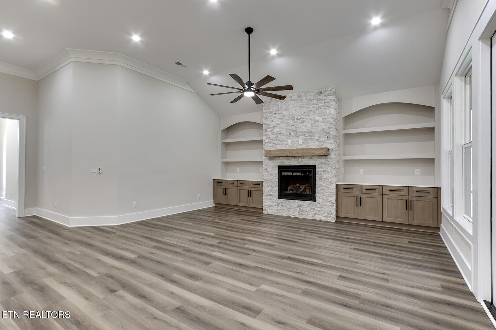 145 Gado Way Loudon, TN 37774 - Photo 6 of 52