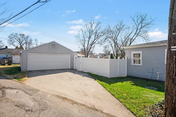 $227,000 | 112 Gage Avenue, Elkhart, IN 46516