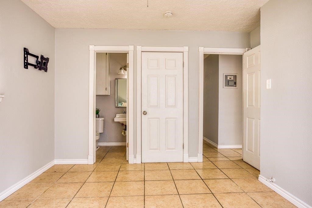 1410 Denver Street Portland, TX 78374 - Photo 16 of 25