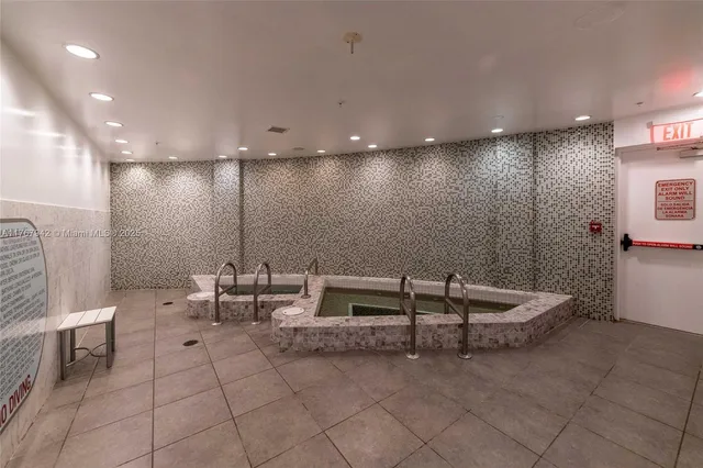 $3,900 | 253 Northeast 2nd Street, Unit 1201, Miami, FL 33132