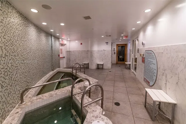 $3,900 | 253 Northeast 2nd Street, Unit 1201, Miami, FL 33132