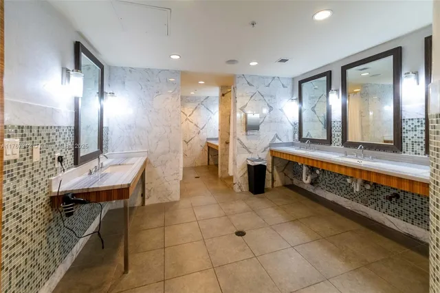 $3,900 | 253 Northeast 2nd Street, Unit 1201, Miami, FL 33132