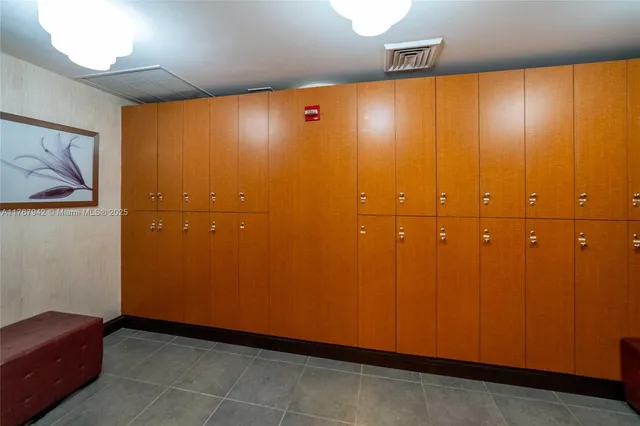 $3,900 | 253 Northeast 2nd Street, Unit 1201, Miami, FL 33132