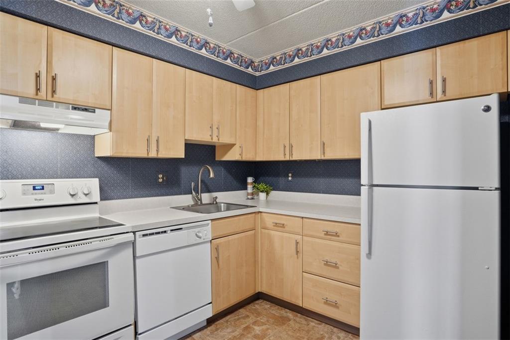 2160 Greentree Road, Unit 604W Pittsburgh, PA 15220 - Photo 15 of 32