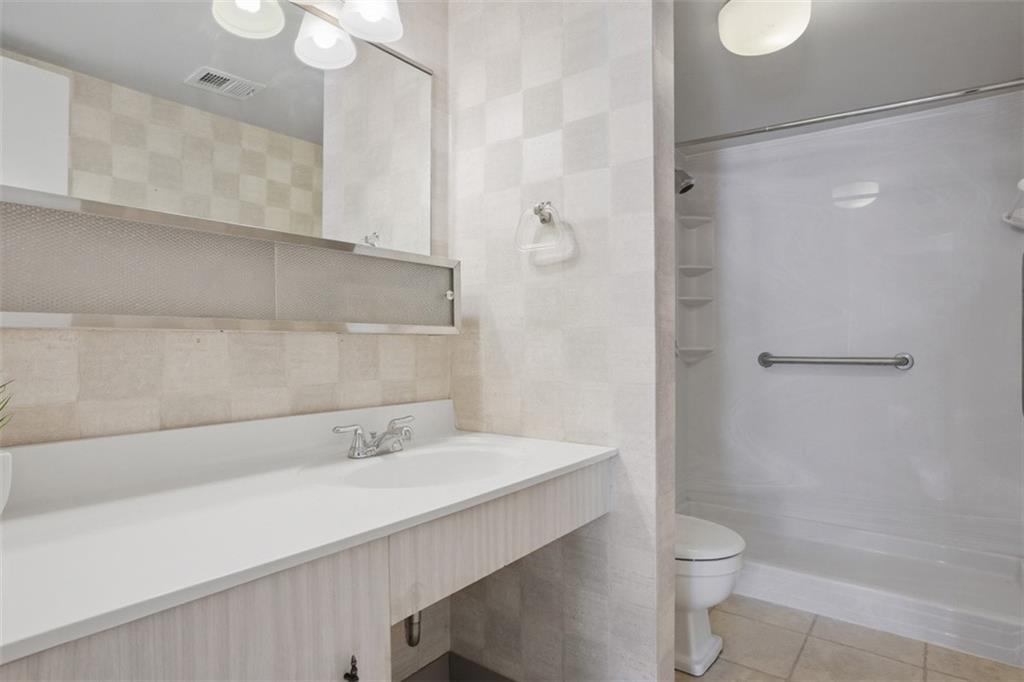 2160 Greentree Road, Unit 604W Pittsburgh, PA 15220 - Photo 24 of 32